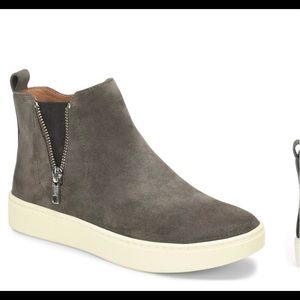NWOT💖 Sofft brand High top Booties. Gray Suede. never worn. Adorable bootie.